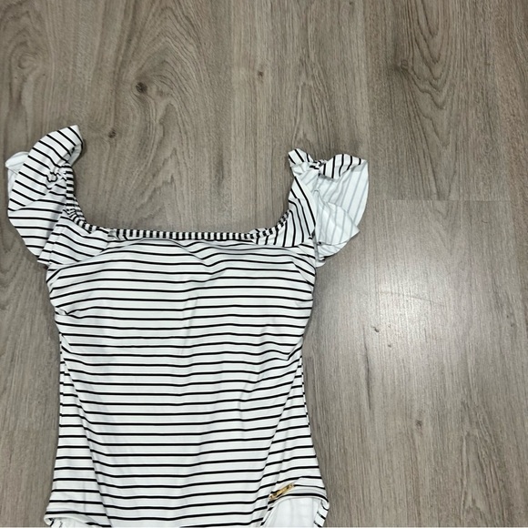 VINCE CAMUTO blossom stripe one piece swimsuit J8 - Picture 3 of 6